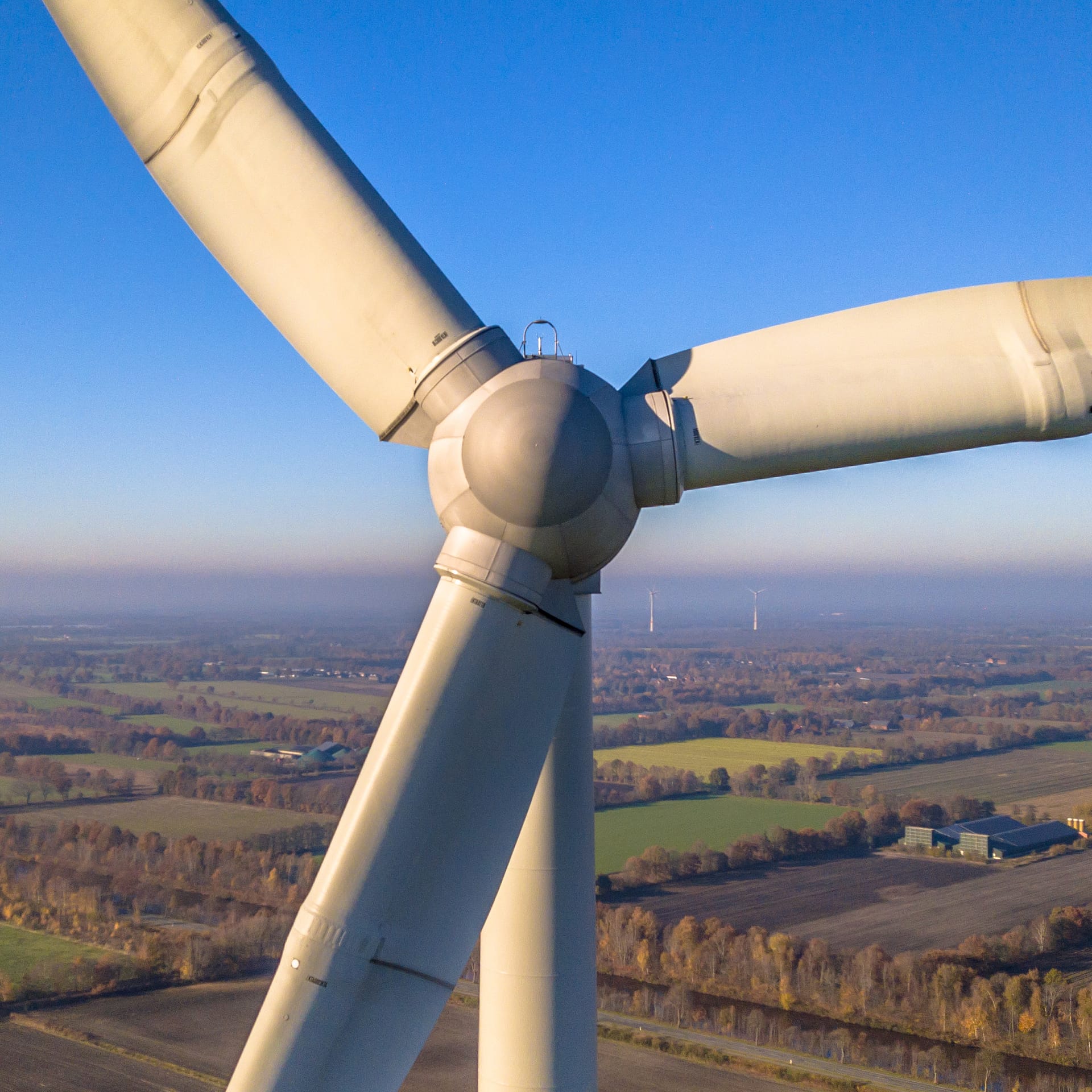 luchtfotografie van turbine door luchtfotograaf